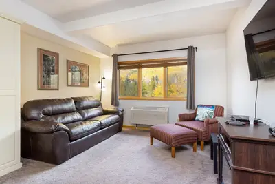 Image de Walk to Gondola in 8 minutes/Pool and Hot Tub/Fitness Room
