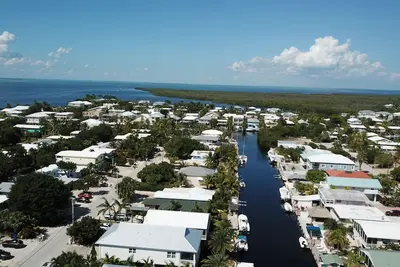 Image de Florida Keys Plantation Key Colony on Canal with Boat lift, 7k month + Taxes