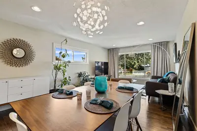 Image de Mt Olympus Modern – Great Location(Entire House)