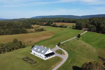 Image de The Barndominium at Berkeley Ridge - Book your Spring or Summer getaway!