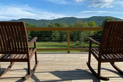 Image de Newly built ragged mtn ski house