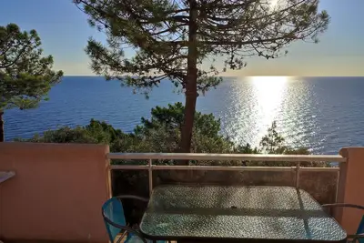 Image de Mini villa grande terrasse, vue mer superbe, calme et détente, plage sable fin
