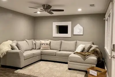 Image de Clean freaks! Cute, Modern, Clean, Updated Duplex!