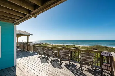 Image de Toes in the Sand 🏖 Drink in Hand! 2 Decks, Views throughout, Great location!