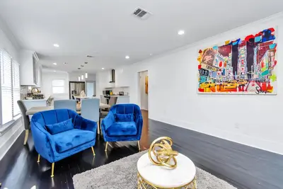 Image de Historical cozy home in the Houston Heights. Near Downtown, Midtown & Galleria.