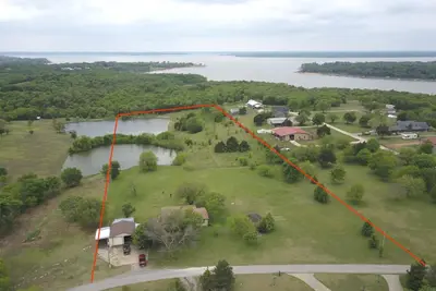 Image de The Ponderosa on Lake Texoma, 7. 5 acres w\/ 2 ponds located in Kingston, Ok