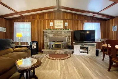 Image de Cozy Lake/Marina view Cabin in the Poconos