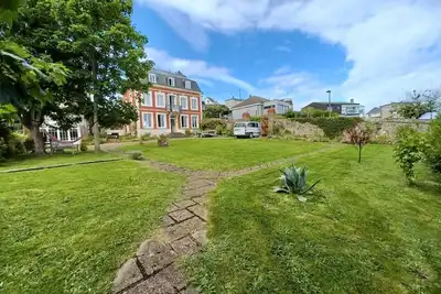 Image de Villa Anglo-Normande, 200m de la plage, vue mer, 200m des commerces du port