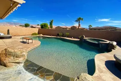 Image de The Desert Tortoise - The ultimate relaxation destination with beach entrance pool and endless fun!