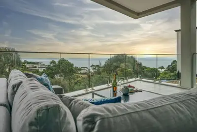 Image de Vue Sur La Mer by Ready Set Stay - View of the sea