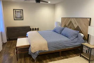 Image de Rustic, Modern Apt - 12 min to Dt Asheville