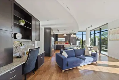 Image de Amyfinehouse |Spacious 3br Apt |Pool+Desk+Patio