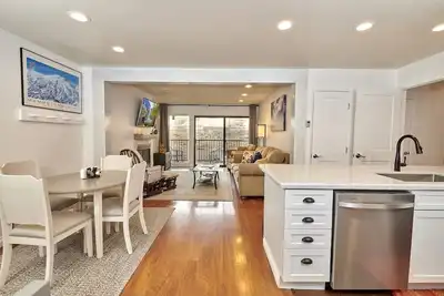 Image de St Anton Condos #35 (1-Bedroom) with Pool by RedAwning