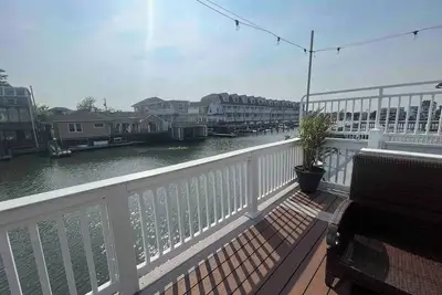 Image de Buoy Bay–Waterfront Luxury in Ac | Relax and Unwind!