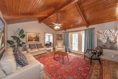 Image de A Pleasant Home For Your Living Pleasure