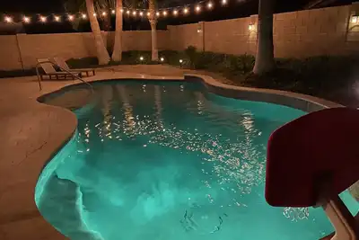 Image de ~Private Heated Pool\/Spa, King bed, Ping Pong, Excellent Location!