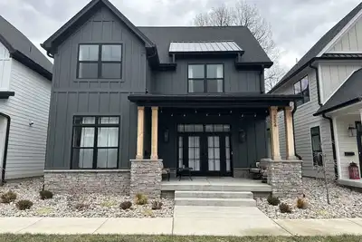 Image de Modern New 3bd/3. 5ba Close To Everything!