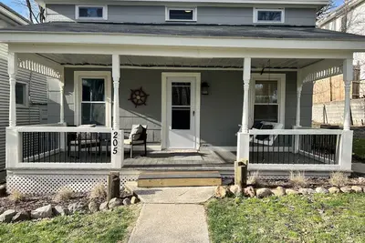 Image de Cozy & cheerful 3 bedroom cottage on Cayuga Lake