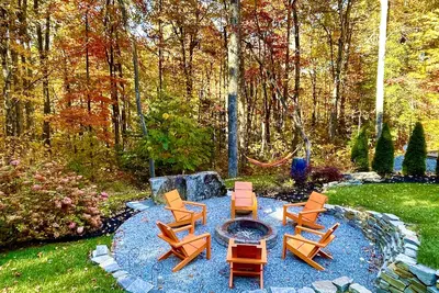 Image de Luxurious Retreat w/Hot Tub by DuPont; mins to Pisgah, Brevard & Hendersonville