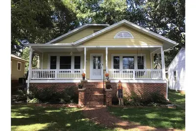 Image de Our Little Yellow House