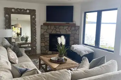 Image de Beautiful Newly remodeled Grindstone Lake Home