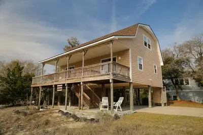 Image de Family beach cottage poised between the ocean, hiking, biking, eateries & shops