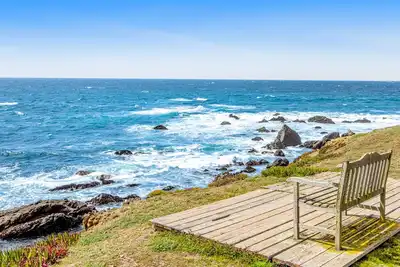 Image de Oceanfront home on the bluffs with amazing view, hot tub, game room - 1 dog Ok