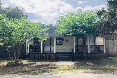 Image de ★Vintage Apartment - Down Town - 0. 5 miles to Uf Campus★