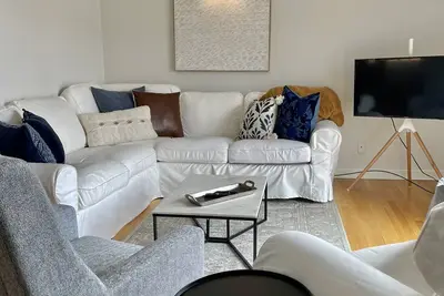 Cozy Lake View Home with Beautiful Sunsets