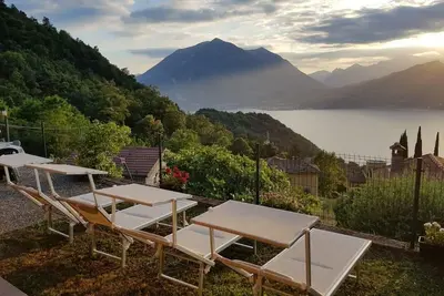 Image de Villa Magic Moment sur le lac de Côme avec vue sur le lac, piscine, Wi-Fi, terrasse et jardin.