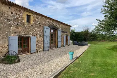 Image de Gîte 8 personnes spacieux et confortable.