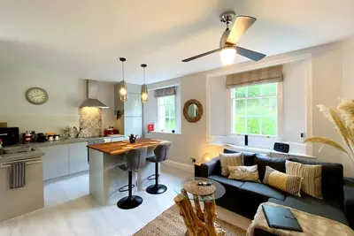 Image de Meadfoot Bay Apartment at Hesketh Crescent - sleeps 3 guests in 1 bedroom
