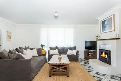Image de Whitewash - Pet Friendly - 5 Mins Walk to Beach