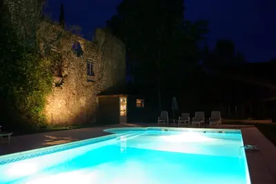 Image de L’Impasse du Temple - Superb Holiday House, 5+ beds, beautiful gardens, pool