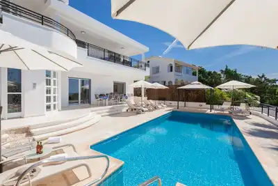Image de Villa Taronga - 5 Bed, Fantastic Location, Close To Beach And All Amenities