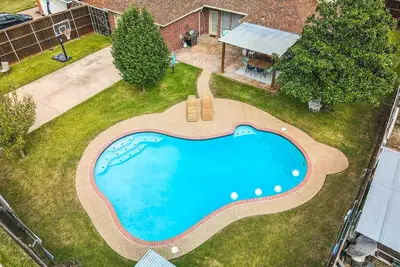 Image de Spacious 6br\/3. 5ba \/ Pool, Hot Tub & Game Room