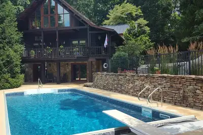 Image de Harmony Lodge nestled in wooded tranquility!