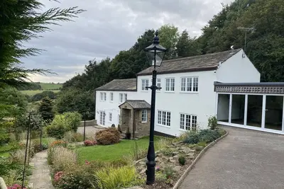 Image de Coach House, 5. 8 Acres with Hot Tub and Lake
