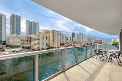 Image de Welcome to Beachwalk Condo Resort.