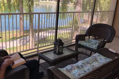 Image de Beautiful, Newly remodeled 3 bedroom Lakefront, Heated Pool & Spa, Free Wi-Fi
