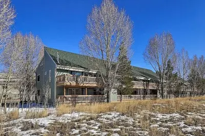 Image de Fraser Condo Near Tubing Hill!