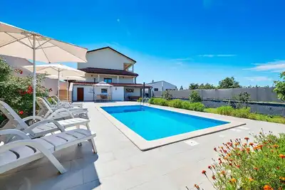 Image de Maison de vacances Kanfanar pour 1 - 6 personnes avec 3 chambres Ă coucher - Maison mitoyenne
