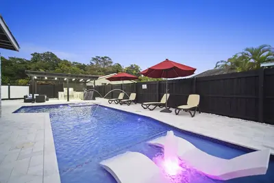 Image de Private spa, Jacuzzi, Heated pool. . . ultimate relaxation