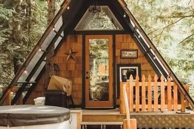 Image de A-Frame Away on the Olympic Peninsula w/Hot Tub!