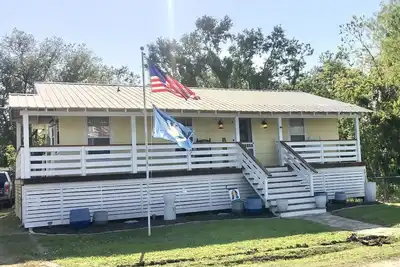 Image de Just a short walk from the Gulf Coast and Marina