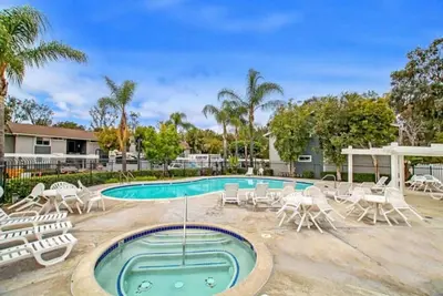 Image de Modern Beach Home Just Minutes from the Beach