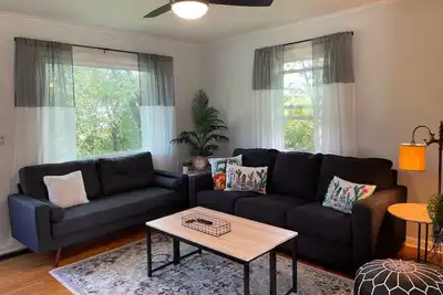 Image de Cozy Quiet 3br Fox Cottage 10 min from downtown Hudson