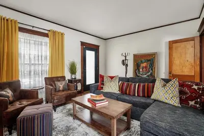Image de Highlands Three Bedroom House - Walk to Restaurants and Bars!