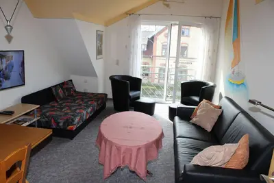 Image de Apartment \"Altbau\" 2nd floor, 60sqm, 1 bedroom, 1 living/sleeping area max. 4 persons