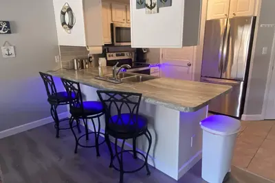Image de Newly remodeled updated condo, 12x32 Boat slip, wi-Fi Internet cable Tv, pwc slip